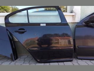 bontott SKODA OCTAVIA II Jobb hátsó Ajtó (Részeivel)