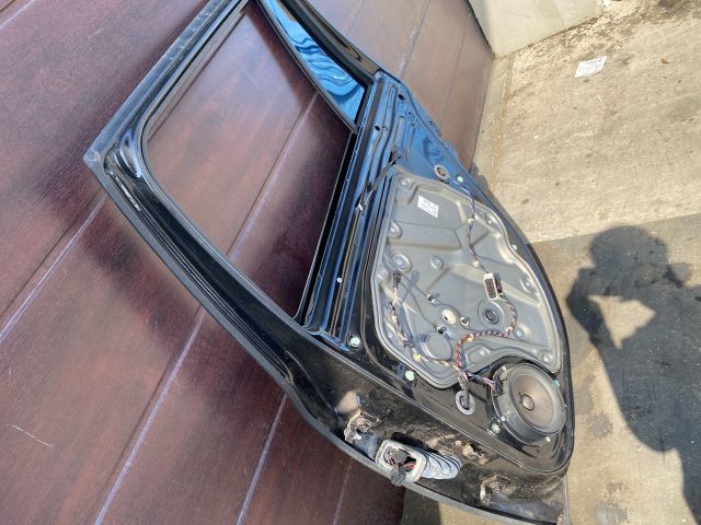 bontott SKODA OCTAVIA II Jobb hátsó Ajtó (Részeivel)