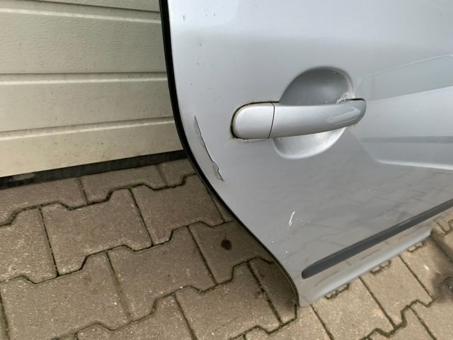 bontott SKODA OCTAVIA II Jobb hátsó Ajtó (Részeivel)