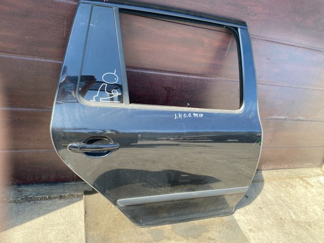 bontott SKODA OCTAVIA II Jobb hátsó Ajtó (Részeivel)