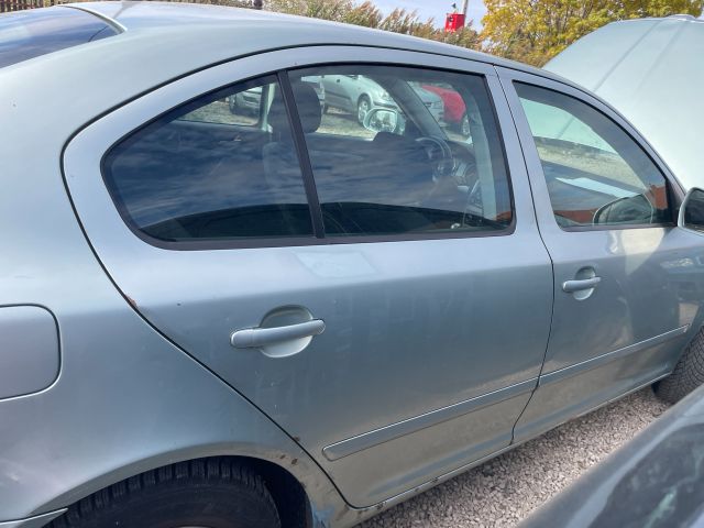 bontott SKODA OCTAVIA II Jobb hátsó Ajtó (Üres lemez)