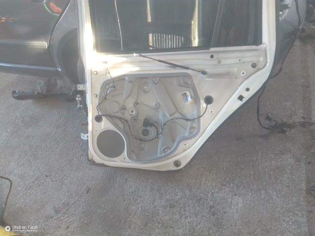 bontott SKODA OCTAVIA II Jobb hátsó Ajtó (Üres lemez)