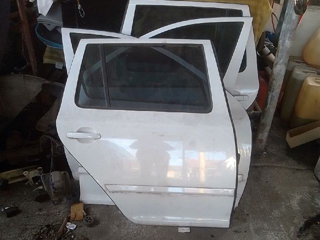bontott SKODA OCTAVIA II Jobb hátsó Ajtó (Üres lemez)