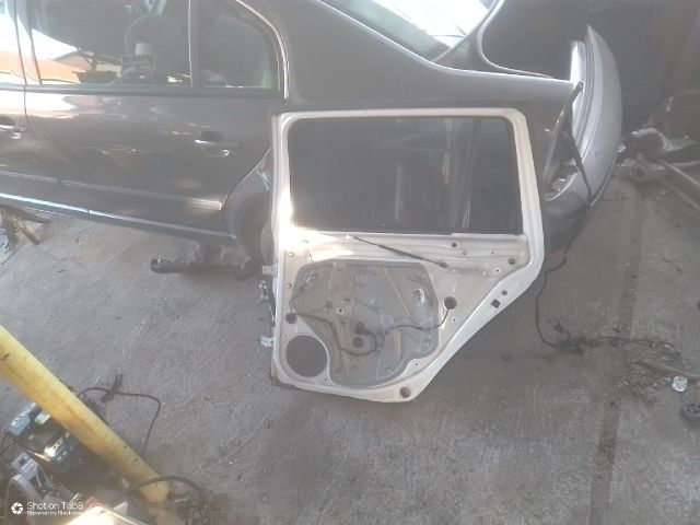 bontott SKODA OCTAVIA II Jobb hátsó Ajtó (Üres lemez)