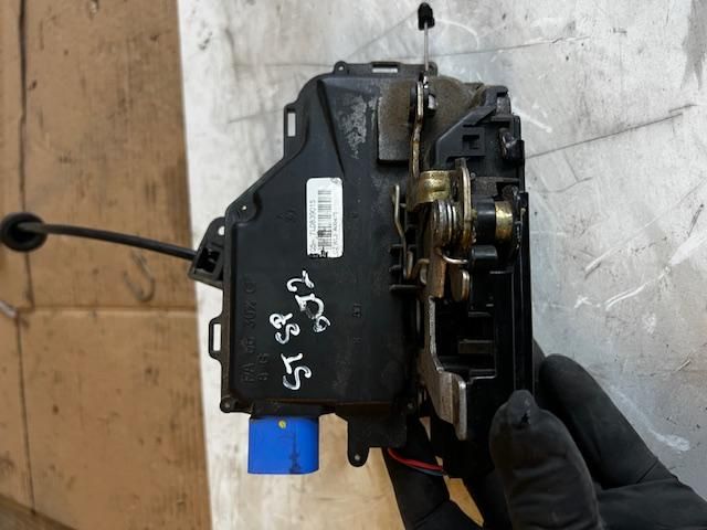 bontott SKODA OCTAVIA II Jobb hátsó Ajtózár