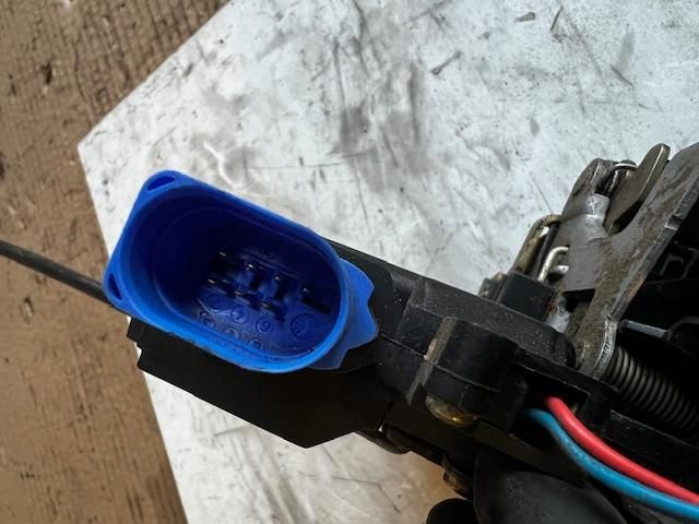 bontott SKODA OCTAVIA II Jobb hátsó Ajtózár