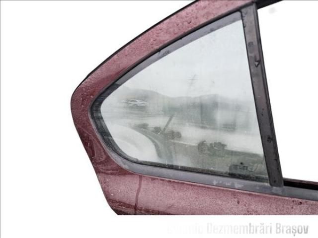 bontott SKODA OCTAVIA II Jobb hátsó Fixüveg (Ajtóban)