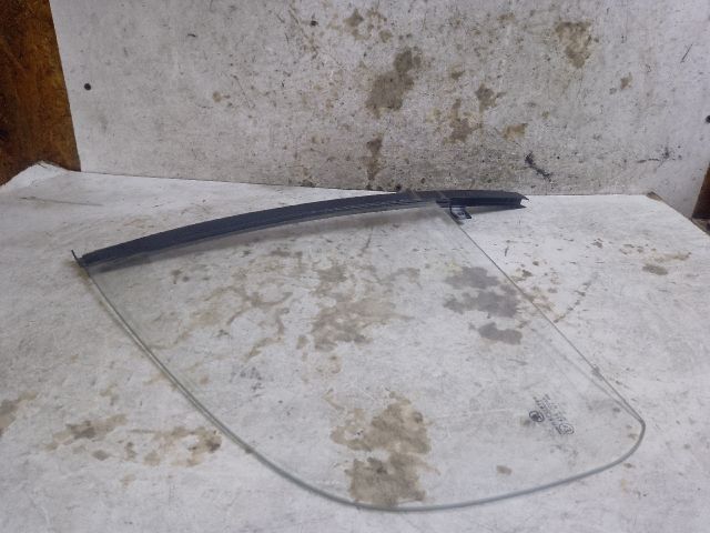 bontott SKODA OCTAVIA II Jobb hátsó Fixüveg (Ajtóban)