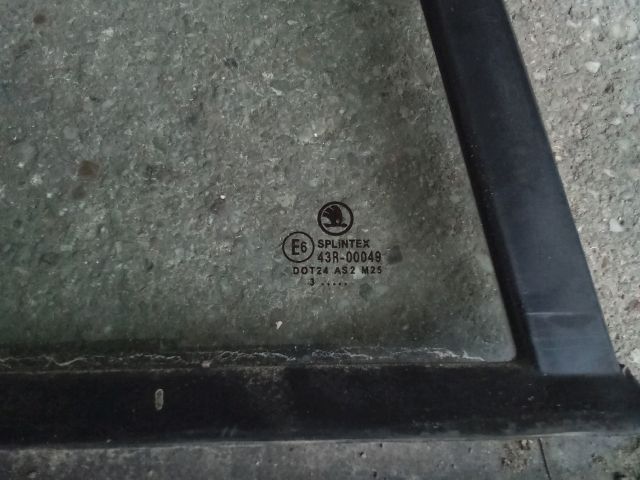 bontott SKODA OCTAVIA II Jobb hátsó Fixüveg (Ajtóban)