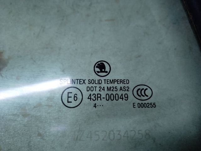 bontott SKODA OCTAVIA II Jobb hátsó Fixüveg (Ajtóban)