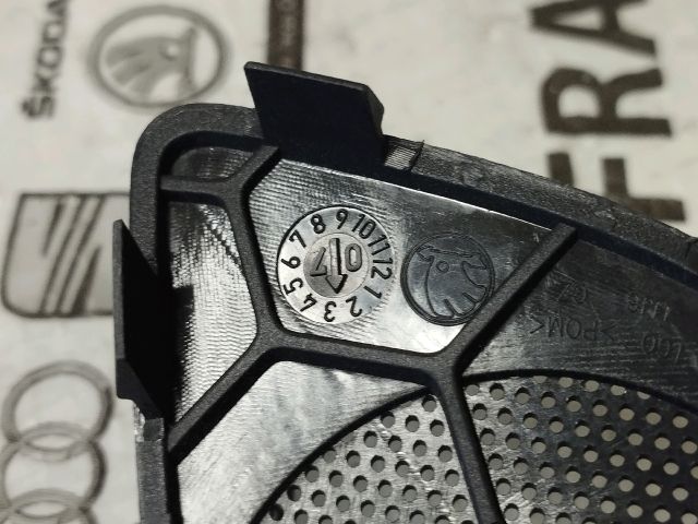 bontott SKODA OCTAVIA II Jobb hátsó Hangszóró Burkolat