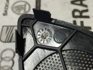 bontott SKODA OCTAVIA II Jobb hátsó Hangszóró Burkolat