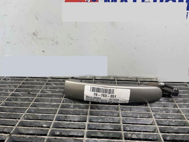 bontott SKODA OCTAVIA II Jobb hátsó Külső Kilincs