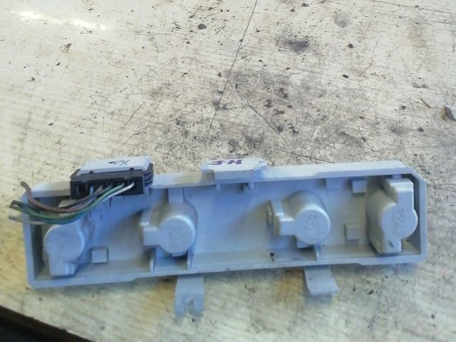 bontott SKODA OCTAVIA II Jobb Hátsó Lámpa Foglalat