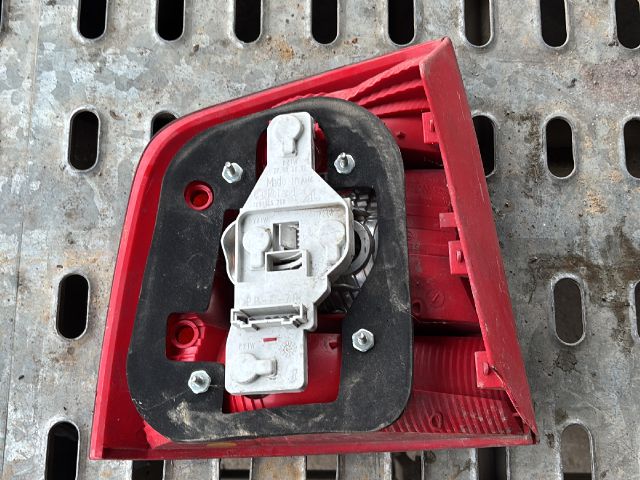 bontott SKODA OCTAVIA II Jobb Hátsó Lámpa