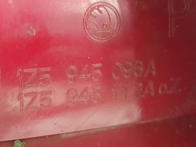 bontott SKODA OCTAVIA II Jobb Hátsó Lámpa