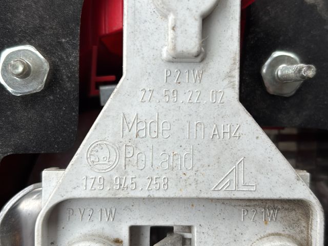 bontott SKODA OCTAVIA II Jobb Hátsó Lámpa