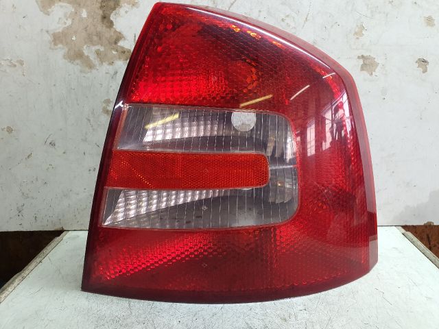 bontott SKODA OCTAVIA II Jobb Hátsó Lámpa
