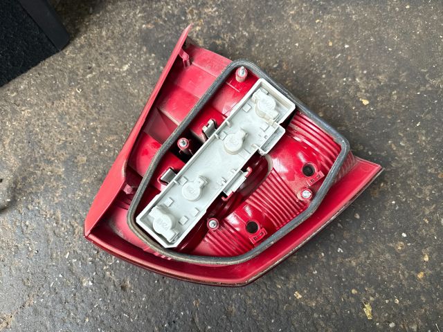 bontott SKODA OCTAVIA II Jobb Hátsó Lámpa