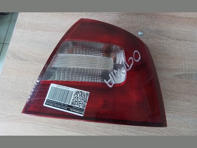bontott SKODA OCTAVIA II Jobb Hátsó Lámpa