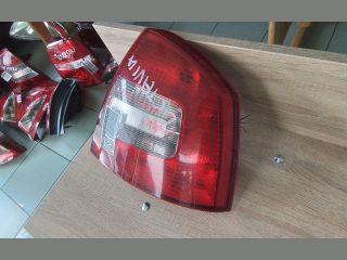 bontott SKODA OCTAVIA II Jobb Hátsó Lámpa