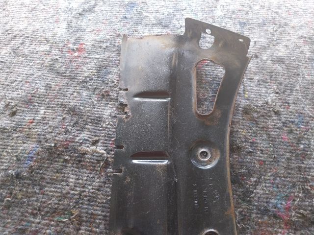 bontott SKODA OCTAVIA II Jobb hátsó Oldal Lökhárító Tartó (Műanyag)