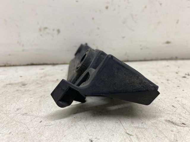 bontott SKODA OCTAVIA II Jobb hátsó Oldal Lökhárító Tartó (Műanyag)