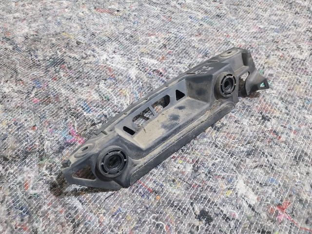 bontott SKODA OCTAVIA II Jobb hátsó Oldal Lökhárító Tartó (Műanyag)