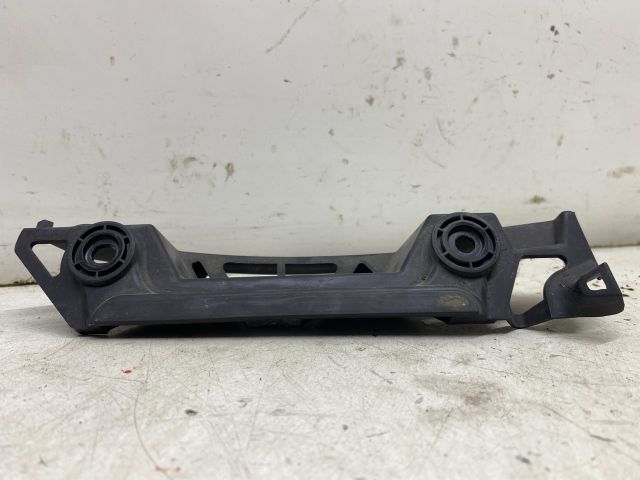 bontott SKODA OCTAVIA II Jobb hátsó Oldal Lökhárító Tartó (Műanyag)