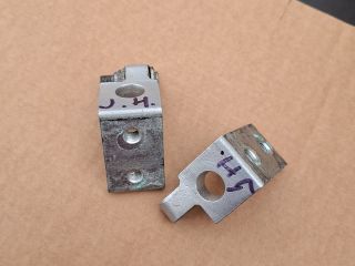 bontott SKODA OCTAVIA II Jobb hátsó Zsanér