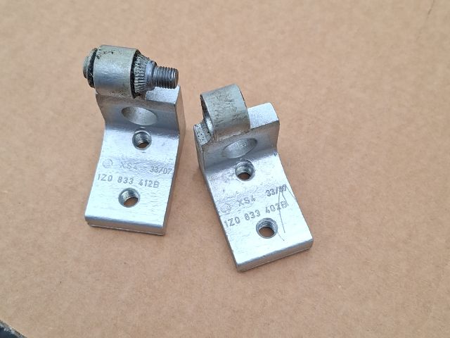 bontott SKODA OCTAVIA II Jobb hátsó Zsanér