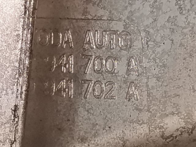 bontott SKODA OCTAVIA II Jobb Ködfényszóró