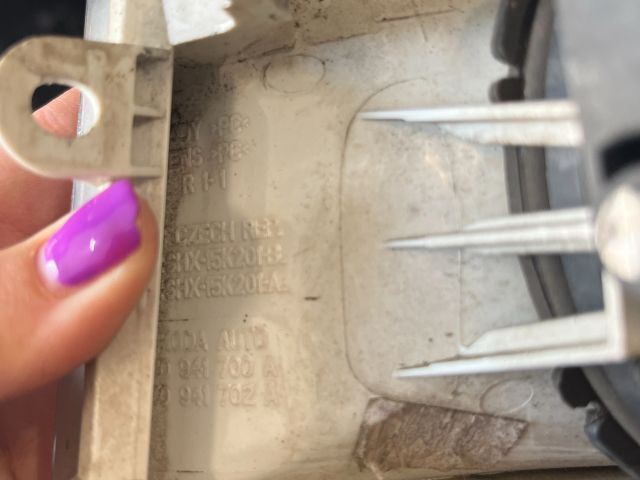 bontott SKODA OCTAVIA II Jobb Ködfényszóró