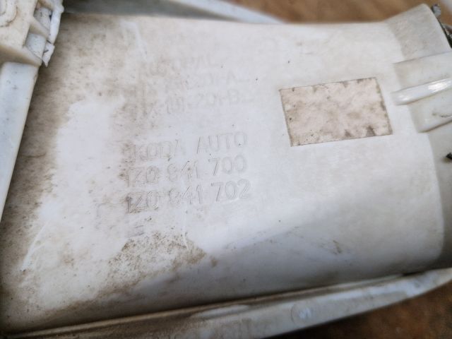 bontott SKODA OCTAVIA II Jobb Ködfényszóró