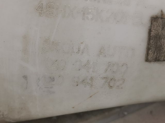 bontott SKODA OCTAVIA II Jobb Ködfényszóró