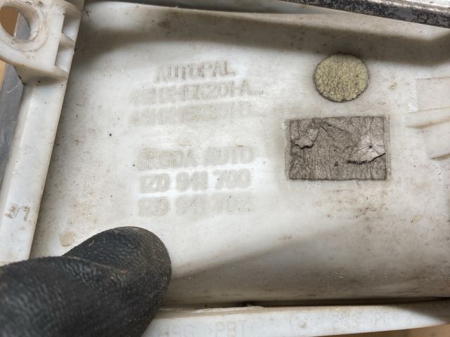 bontott SKODA OCTAVIA II Jobb Ködfényszóró