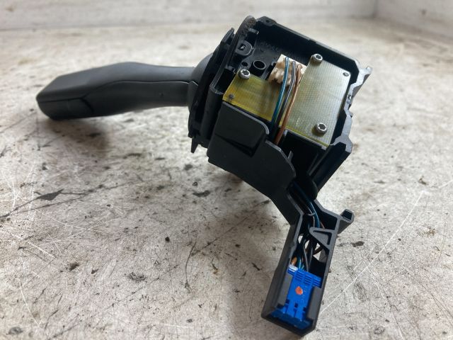 bontott SKODA OCTAVIA II Jobb Kormánykapcsoló Ablaktörlő