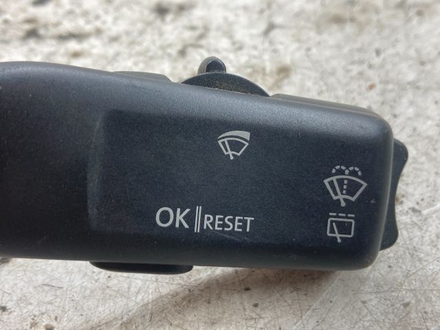 bontott SKODA OCTAVIA II Jobb Kormánykapcsoló Ablaktörlő