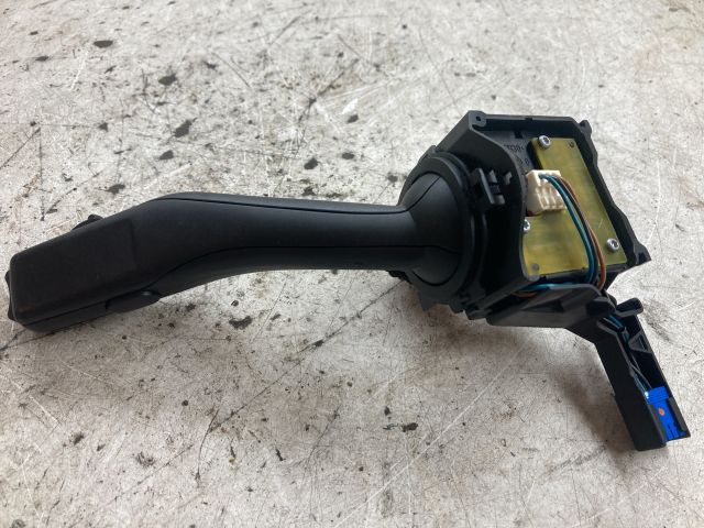 bontott SKODA OCTAVIA II Jobb Kormánykapcsoló Ablaktörlő