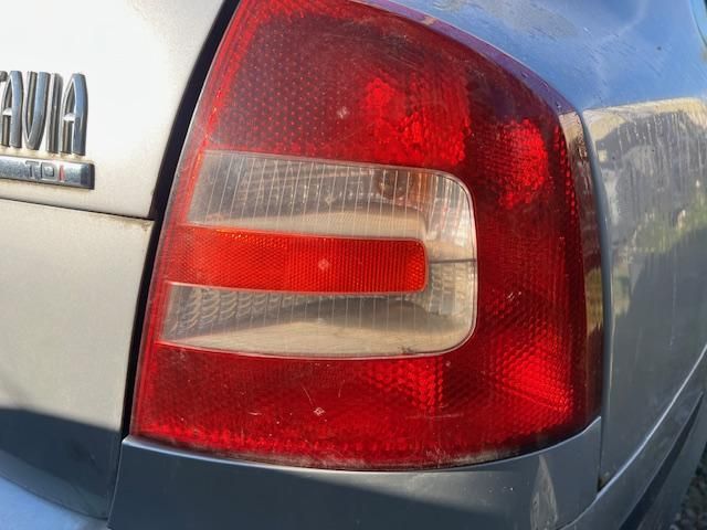 bontott SKODA OCTAVIA II Jobb Külső Hátsó Lámpa