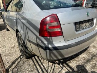 bontott SKODA OCTAVIA II Jobb Külső Hátsó Lámpa