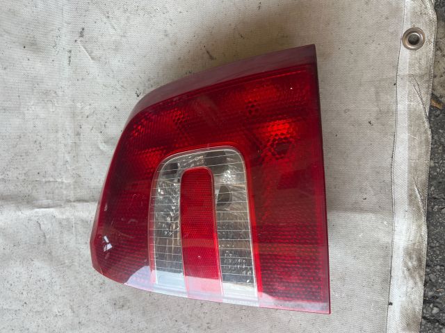bontott SKODA OCTAVIA II Jobb Külső Hátsó Lámpa