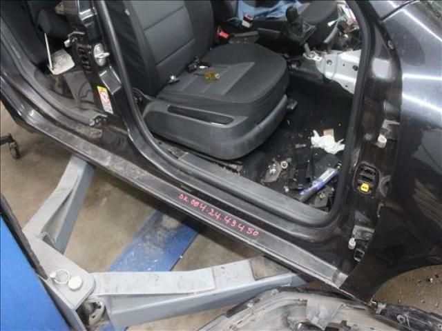 bontott SKODA OCTAVIA II Jobb Küszöb