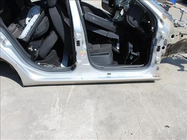 bontott SKODA OCTAVIA II Jobb Küszöb