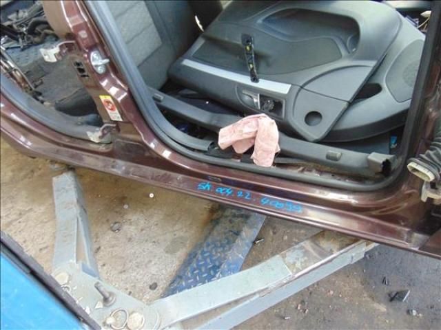 bontott SKODA OCTAVIA II Jobb Küszöb