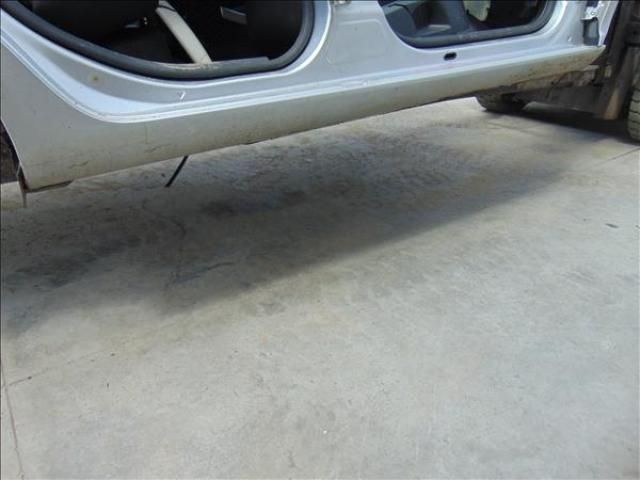 bontott SKODA OCTAVIA II Jobb Küszöb