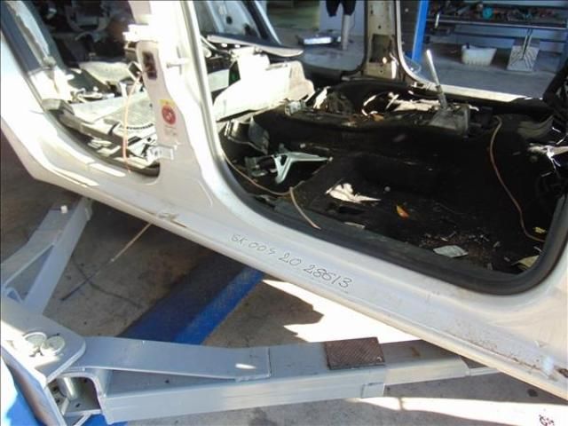 bontott SKODA OCTAVIA II Jobb Küszöb