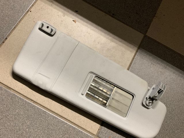 bontott SKODA OCTAVIA II Jobb Napellenző