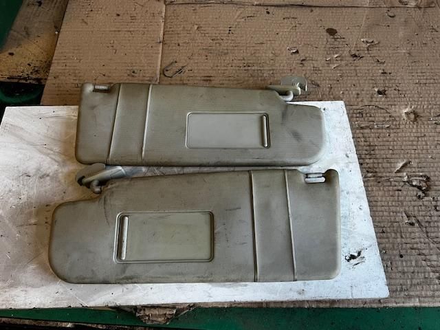 bontott SKODA OCTAVIA II Jobb Napellenző