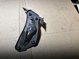 bontott SKODA OCTAVIA II Jobb Sárvédő Oldaltartó